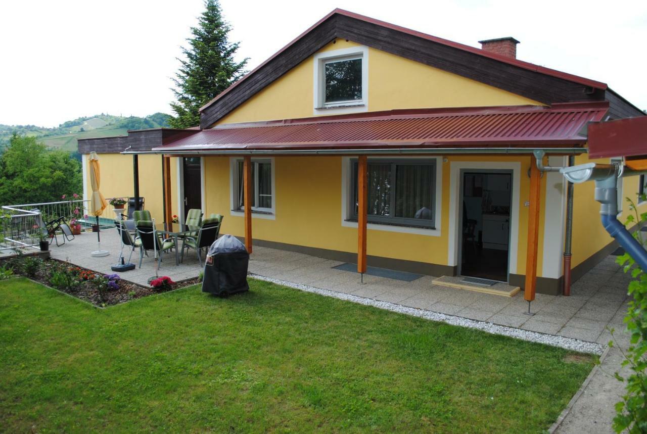 Haus Renarth - Michaela Pro Apartment Kitzeck im Sausal Luaran gambar