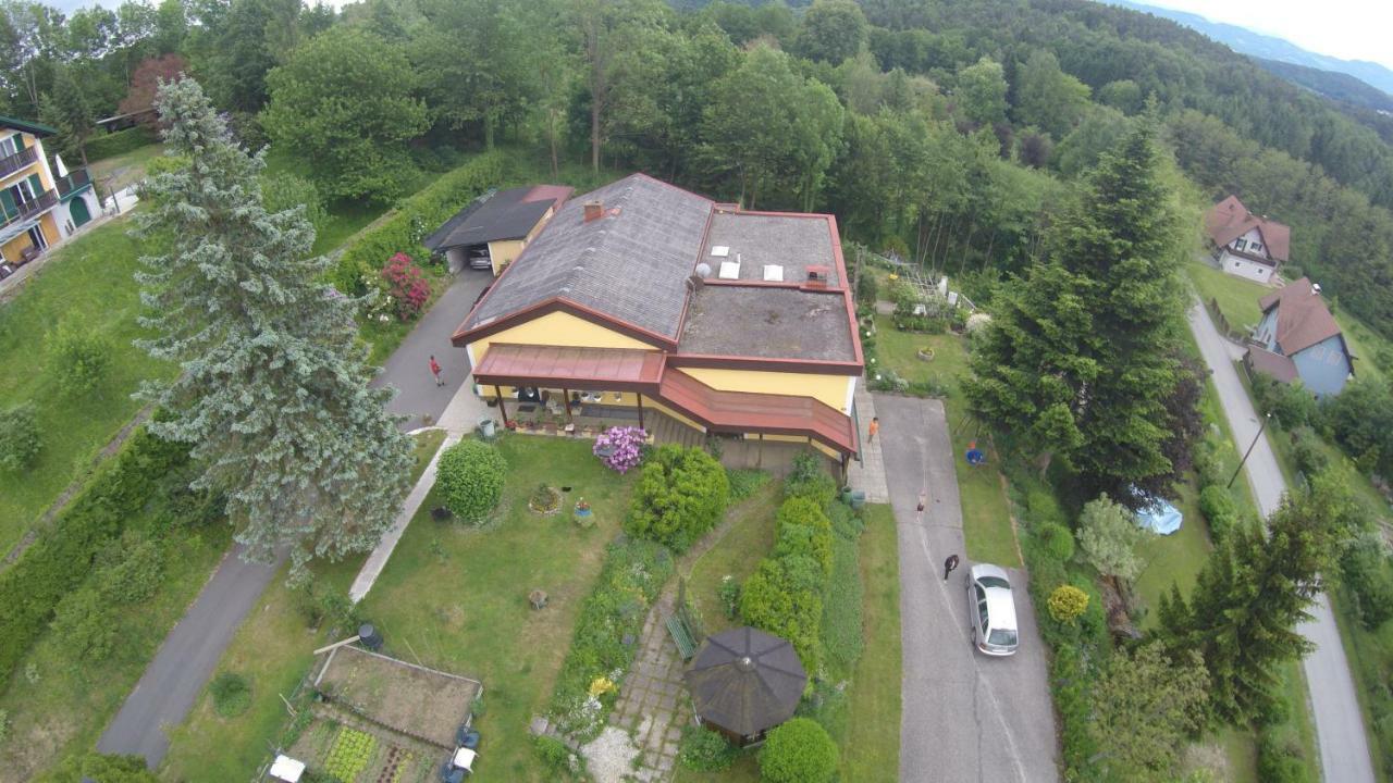 Haus Renarth - Michaela Pro Apartment Kitzeck im Sausal Luaran gambar