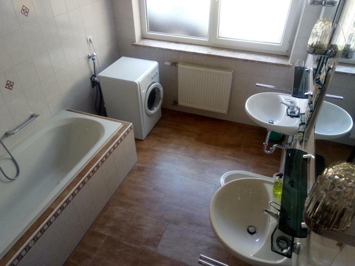 Haus Renarth - Michaela Pro Apartment Kitzeck im Sausal Luaran gambar
