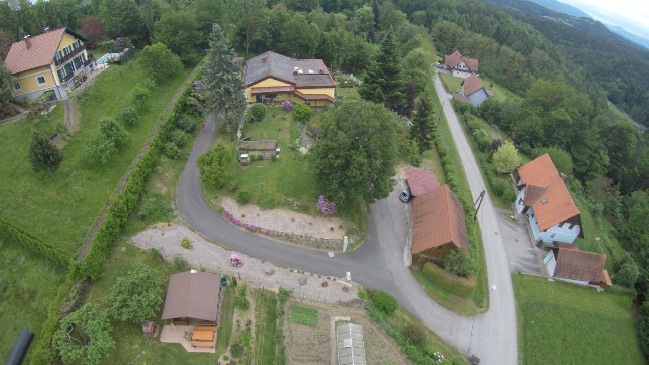 Haus Renarth - Michaela Pro Apartment Kitzeck im Sausal Luaran gambar