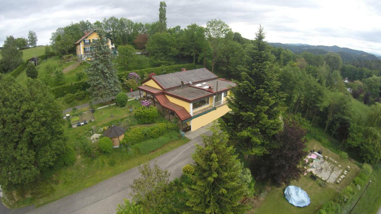 Haus Renarth - Michaela Pro Apartment Kitzeck im Sausal Luaran gambar